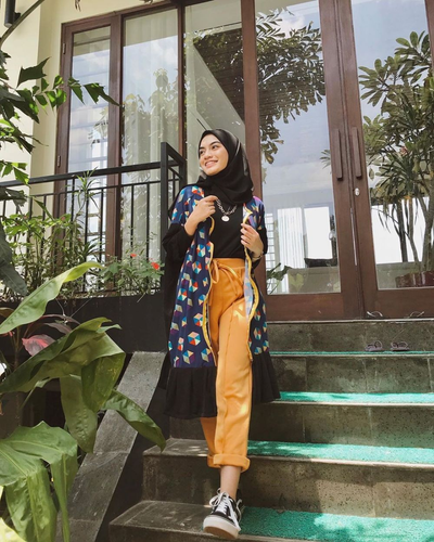 Mix and Match Warna Outfit untuk Hijabers